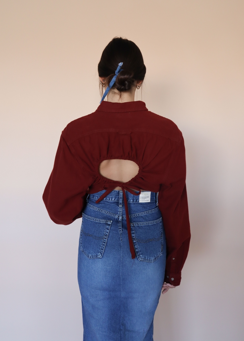 Cropped shirt open back (005)