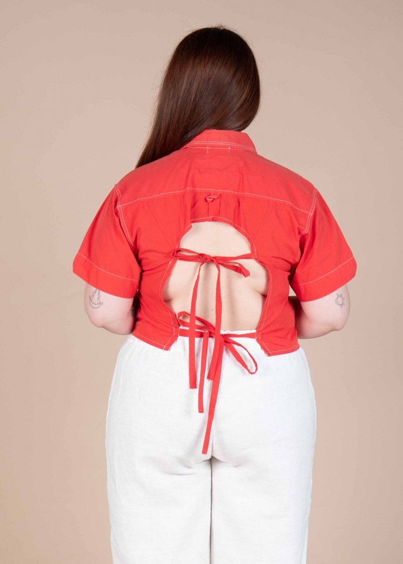 Cropped shirt open back